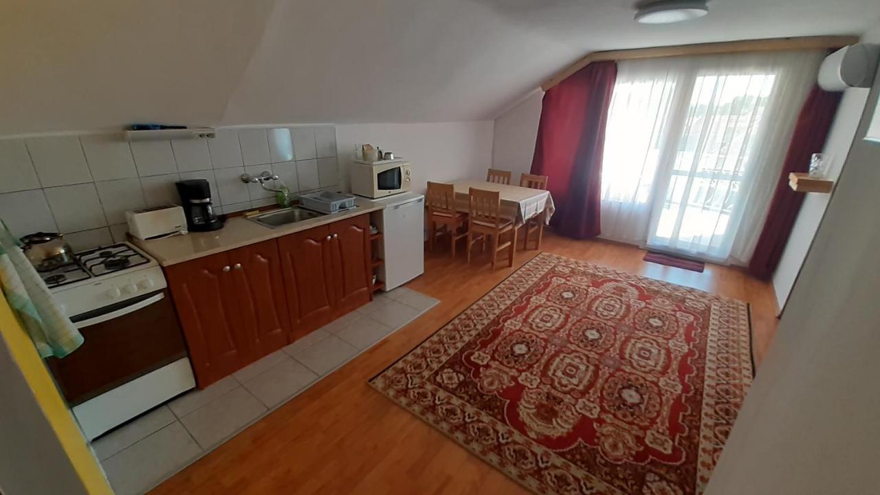 Patri Apartmanhaz كيستاي المظهر الخارجي الصورة