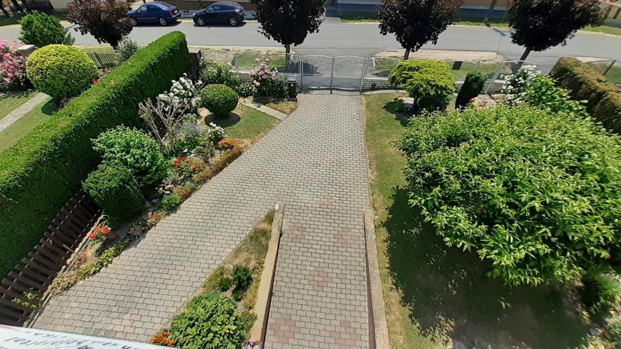 Patri Apartmanhaz كيستاي المظهر الخارجي الصورة
