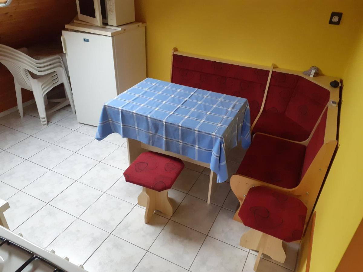 Patri Apartmanhaz كيستاي المظهر الخارجي الصورة