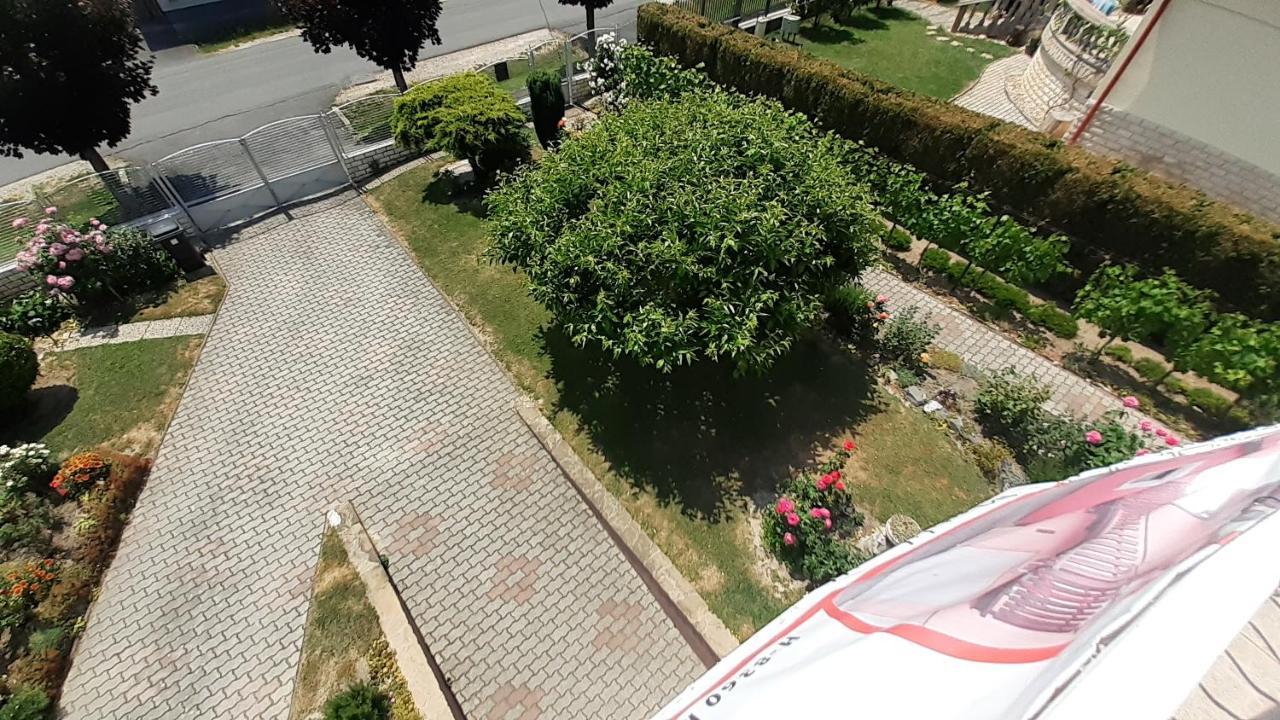 Patri Apartmanhaz كيستاي المظهر الخارجي الصورة